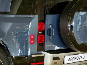 Land Rover Defender 110 D350 X-Dynamic HSE - Image 8