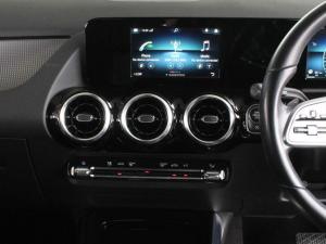 Mercedes-Benz GLA GLA200d Progressive - Image 12