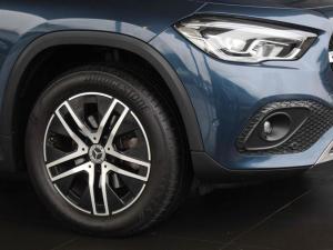Mercedes-Benz GLA GLA200d Progressive - Image 6