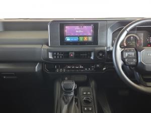 Toyota Land Cruiser FJ 2.7 4x4 VX - Image 15