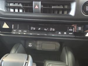Toyota Land Cruiser FJ 2.7 4x4 VX - Image 16