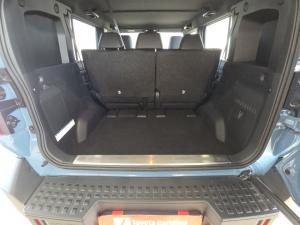 Toyota Land Cruiser FJ 2.7 4x4 VX - Image 19
