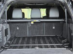 Land Rover Discovery D350 Metropolitan Edition - Image 11