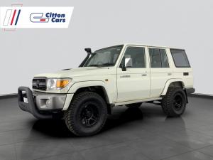 Toyota Landcruiser 76 4.5D V8 S/W - Image 1