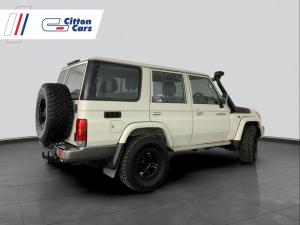 Toyota Landcruiser 76 4.5D V8 S/W - Image 4