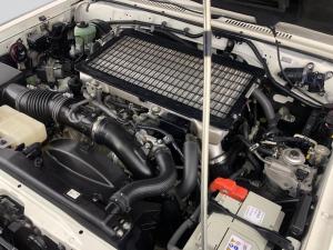 Toyota Landcruiser 76 4.5D V8 S/W - Image 6