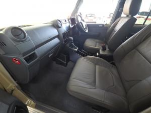 Toyota Land Cruiser 76 2.8GD-6 station wagon VX - Image 7