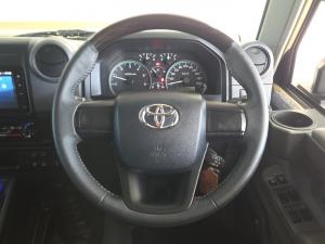 Toyota Land Cruiser 76 2.8GD-6 station wagon VX - Image 8