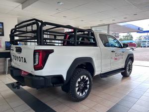 Toyota Hilux 2.8GD-6 Xtra cab Raider X - Image 2
