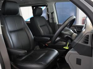 Volkswagen Transporter 2.0TDI Kombi SWB Trendline auto - Image 10