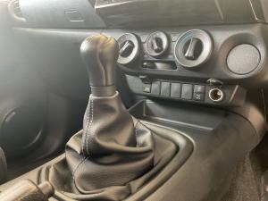 Toyota Hilux 2.4GD-6 single cab Raider manual - Image 13