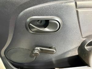 Nissan NP200 1.6i safety pack (aircon) - Image 9