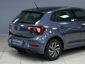 Volkswagen Polo hatch 1.0TSI Life manual - Image 16