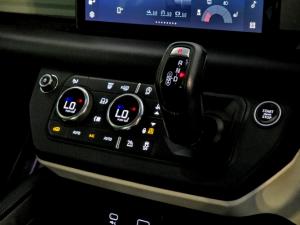 Land Rover Defender 110 D300 X-Dynamic HSE - Image 19