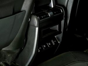 Land Rover Defender 110 D300 X-Dynamic HSE - Image 20