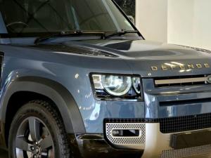Land Rover Defender 110 D300 X-Dynamic HSE - Image 3