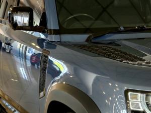 Land Rover Defender 110 D300 X-Dynamic HSE - Image 4
