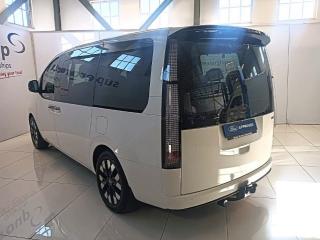 Hyundai Staria 2.2D Luxury