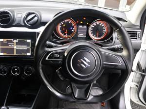 Suzuki Swift 1.2 GLX manual - Image 11