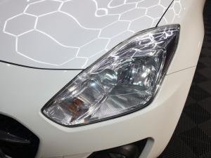 Suzuki Swift 1.2 GLX manual - Image 12