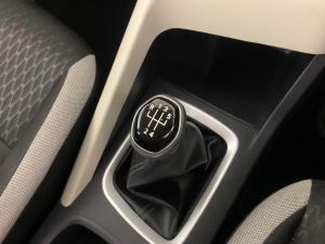 Nissan Magnite 1.0 Visia - Image 9