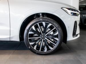 Volvo XC60 B5 AWD Plus Dark - Image 11
