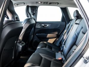 Volvo XC60 B5 AWD Plus Dark - Image 13