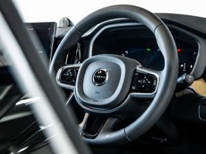 Volvo XC60 B5 AWD Plus Dark - Image 17