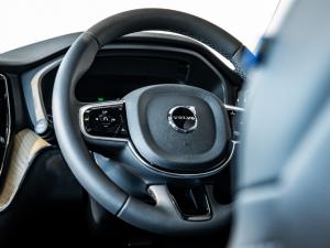 Volvo XC60 B5 AWD Plus Dark - Image 18