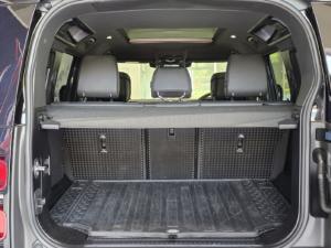 Land Rover Defender 110 D350 X-Dynamic HSE - Image 11