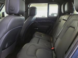 Land Rover Defender 110 D350 X-Dynamic HSE - Image 13