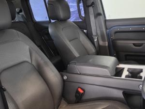 Land Rover Defender 110 D350 X-Dynamic HSE - Image 25