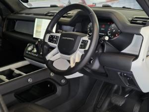 Land Rover Defender 110 D350 X-Dynamic HSE - Image 27