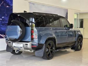 Land Rover Defender 110 D350 X-Dynamic HSE - Image 6