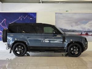 Land Rover Defender 110 D350 X-Dynamic HSE - Image 7