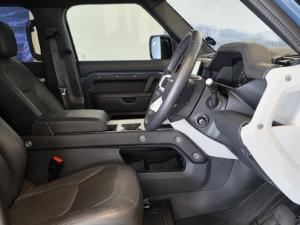 Land Rover Defender 110 D350 X-Dynamic HSE - Image 9
