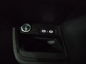 Volkswagen Caravelle 2.0BiTDI Highline 4Motion - Image 10