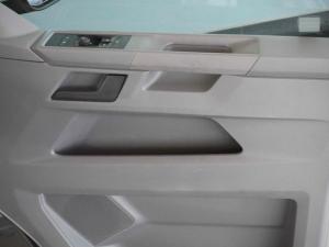 Volkswagen Transporter 2.0BiTDI Kombi SWB Trendline Plus 4Motion - Image 14
