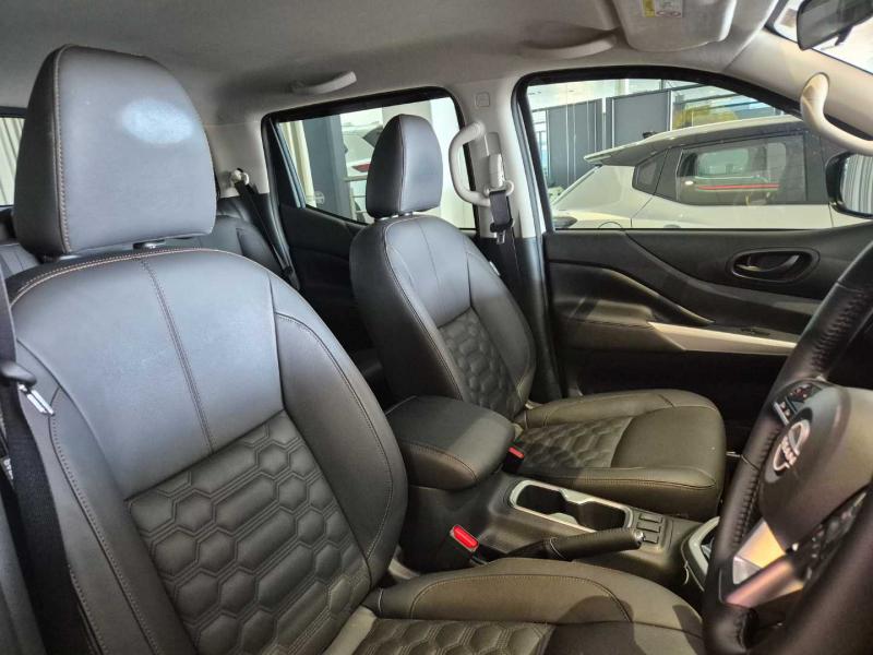 Nissan Navara Navara 2.5DDTi double cab Stealth