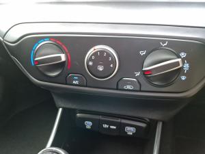 Hyundai i20 1.4 Premium - Image 14