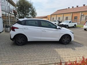 Hyundai i20 1.4 Premium - Image 3
