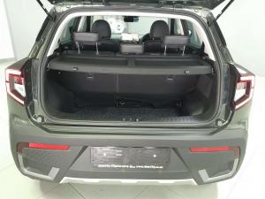 Mahindra XUV3XO 1.2T AX7L automatic - Image 5
