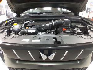 Mahindra XUV3XO 1.2T AX7L automatic - Image 9