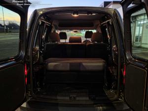 Volkswagen Caddy 1.6 crew bus - Image 11