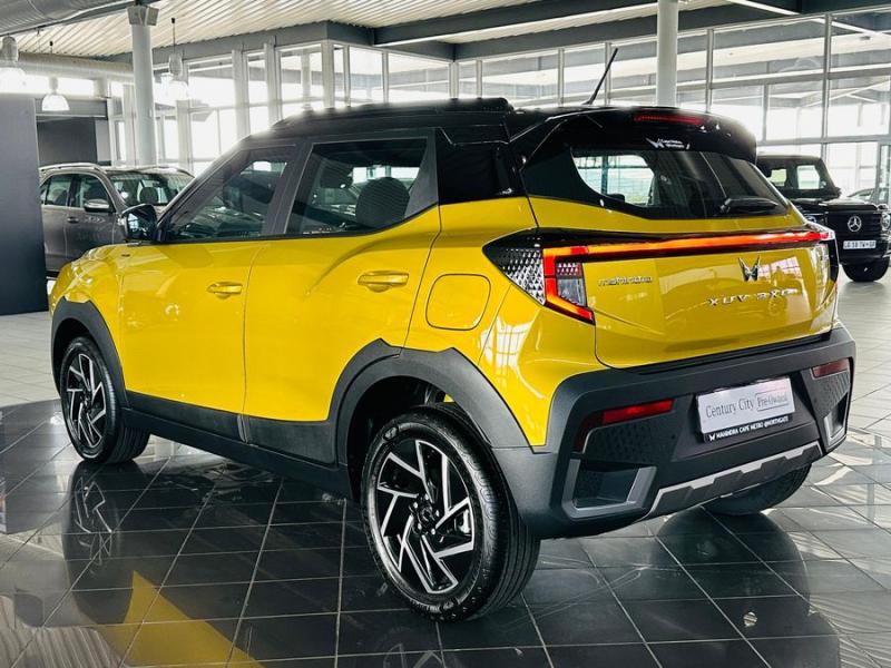 Mahindra XUV300 XUV 3XO 1.2T AX7L