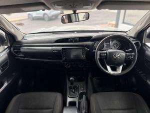 Toyota Hilux 2.4 GD-6 Raider 4X4 automaticD/C - Image 11
