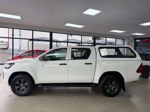 Toyota Hilux 2.4 GD-6 Raider 4X4 automaticD/C - Image 5