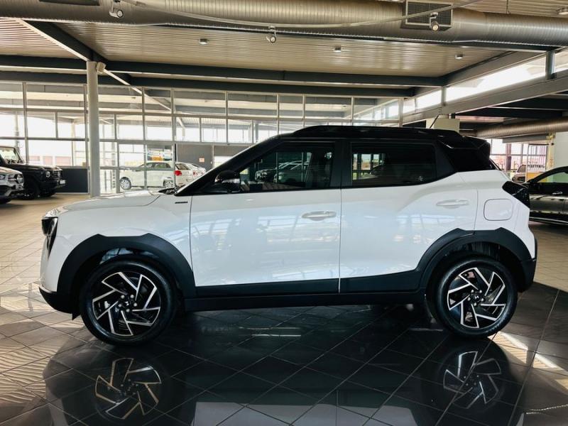 Mahindra XUV300 XUV 3XO 1.2T AX7L
