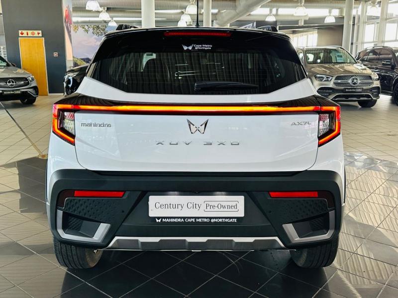 Mahindra XUV300 XUV 3XO 1.2T AX7L
