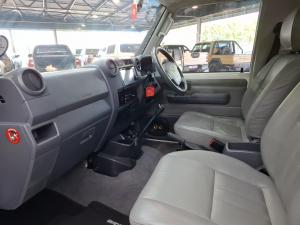 Toyota Land Cruiser 79 4.5D-4D LX V8 single cab - Image 7
